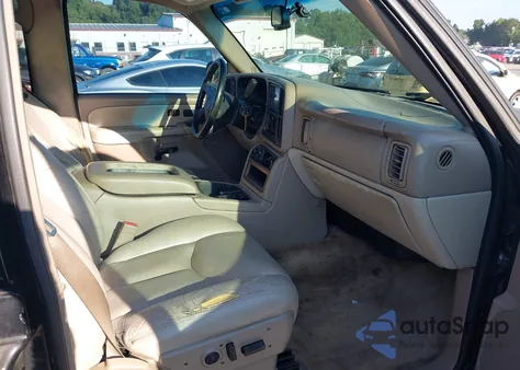 2003 Chevrolet Suburban 1500 Lt z USA, uszkodzony, nr VIN 3GNFK16Z63G227006